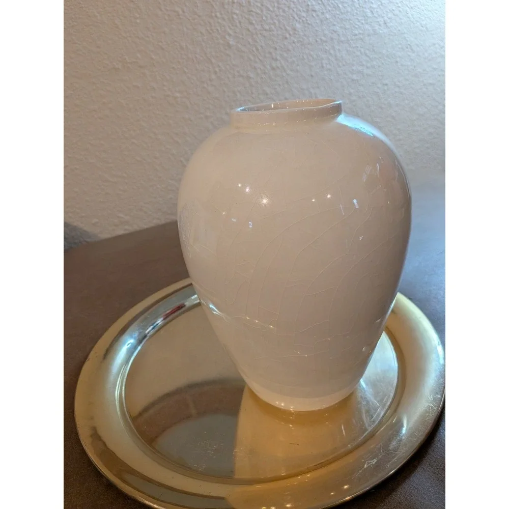 Beautiful Vintage White Crackle Mid-Century Glaze Chinoiserie Pagoda Vase 10